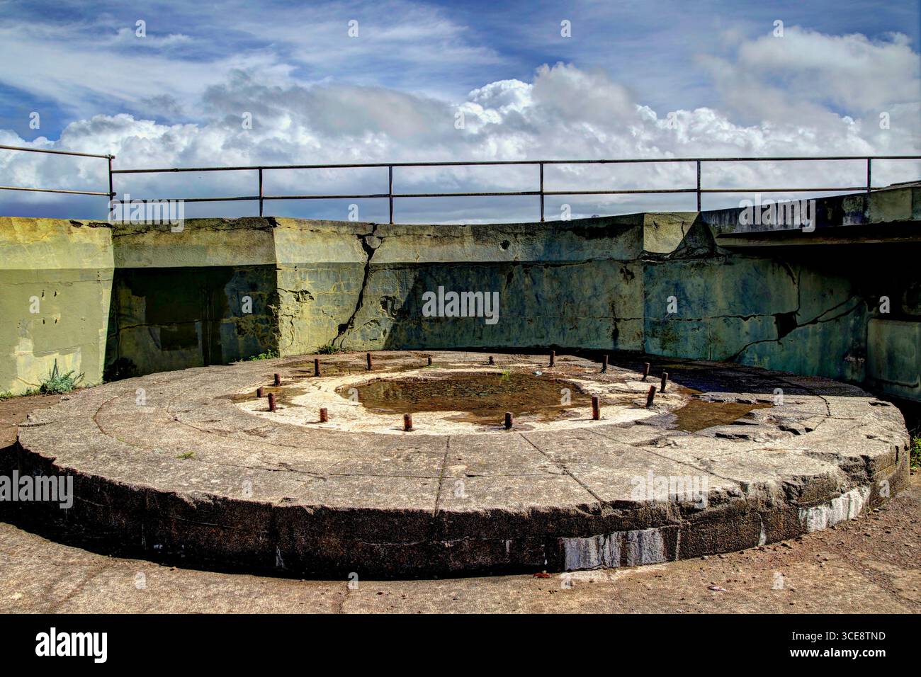San Francisco, California - 27 febbraio 2014: Storiche batterie di difesa costiera nella Golden Gate National Recreation area di San Francisco Foto Stock