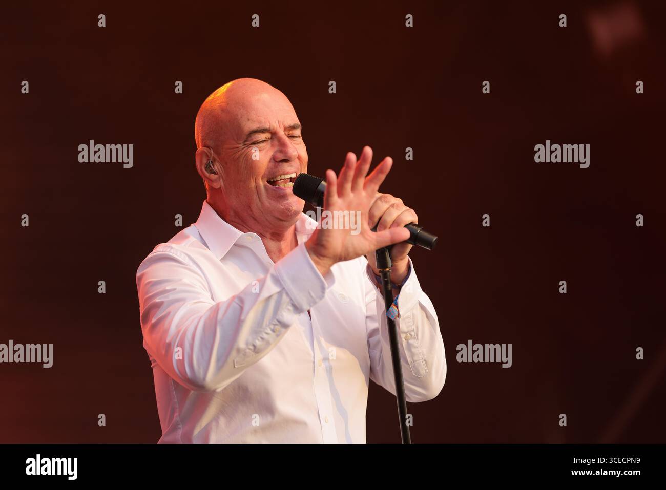Henley-on-Thames, Regno Unito. 16 agosto 2025. Go West si è esibito sul palco al Rewind South 80s Music Festival 2025. Crediti: Uwe Deffner/Alamy Live News Foto Stock