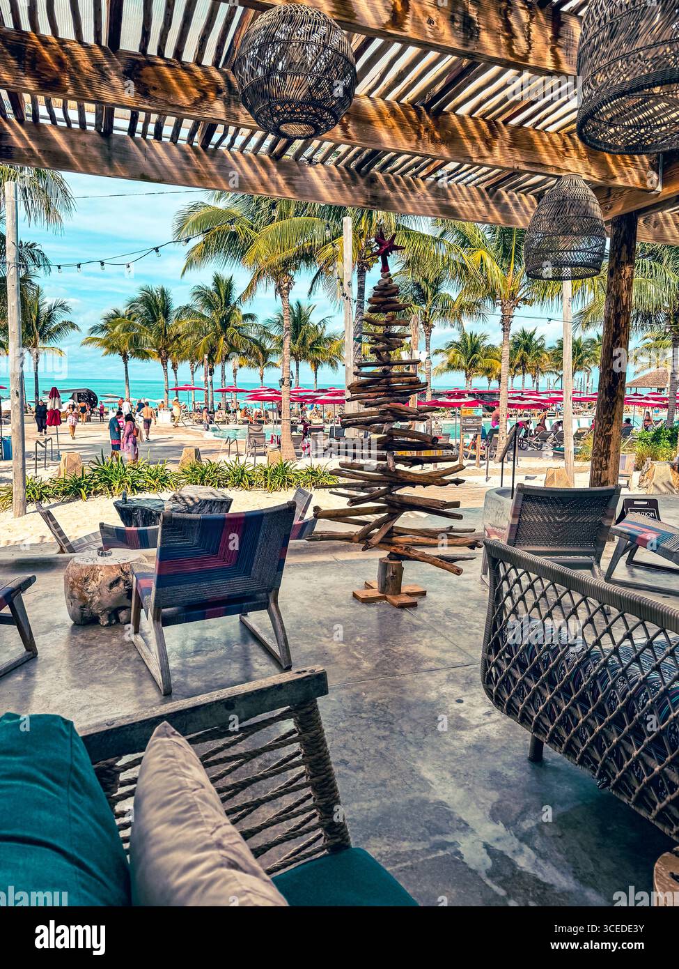 Bimini, Bahamas - 3 gennaio 2025: Scenario sulla spiaggia di Bimini intorno a Resorts World Foto Stock