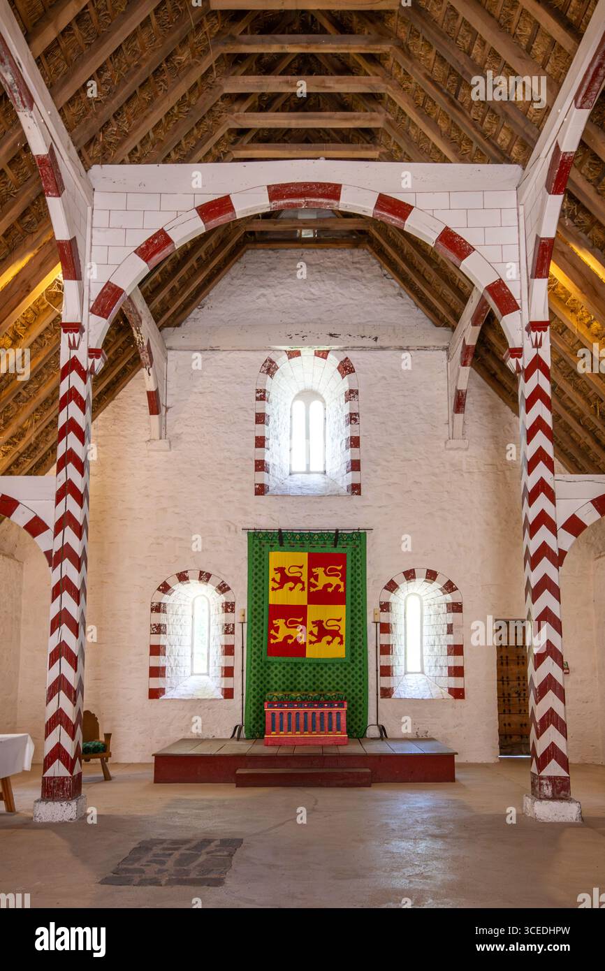 St Fagans National Museum of History, un museo all'aperto nel Galles del Sud, Regno Unito. Llys Llywelyn, ricreazione di una Corte dei principi medievale Foto Stock