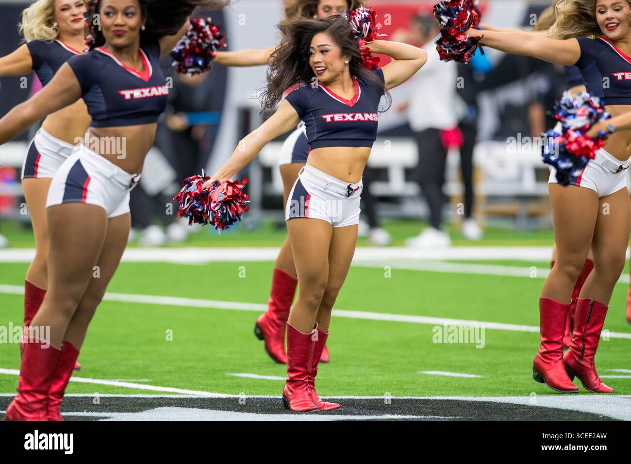 16 agosto 2025: Gli Houston Texans Cheerleaders si esibiscono prima di una gara di pre-stagione tra i Carolina Panthers e gli Houston Texans a Houston, Texas. Trask Smith/CSM Foto Stock