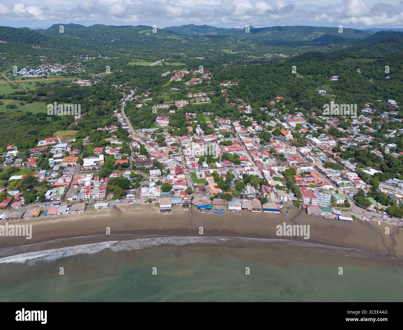 Spiaggia di San Juan del Sur con vista aerea di un giorno di sole Foto Stock
