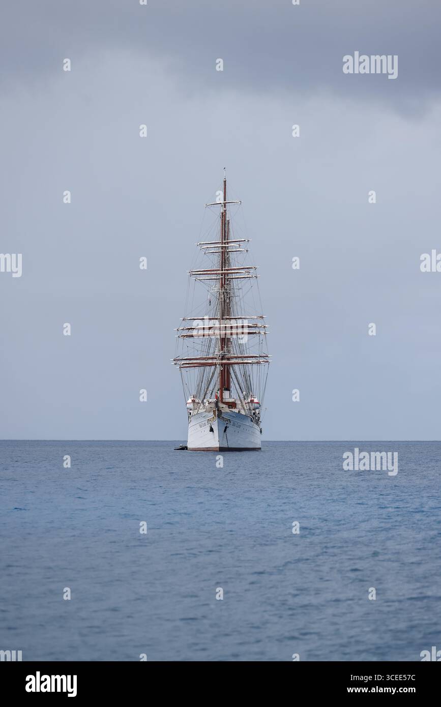 Tortola, Isole Vergini britanniche - 27 marzo 2024: La nave Sea Cloud ancorata al largo delle coste dell'isola Norman Foto Stock