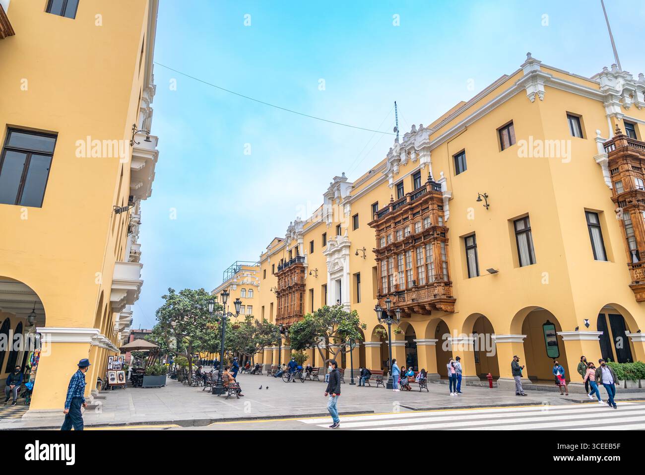 Architettura coloniale intorno a Plaza Mayor a Lima, Perù Foto Stock