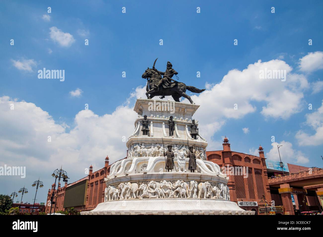 Statua del Maharaja Ranjit Singh ad Amritsar Foto Stock