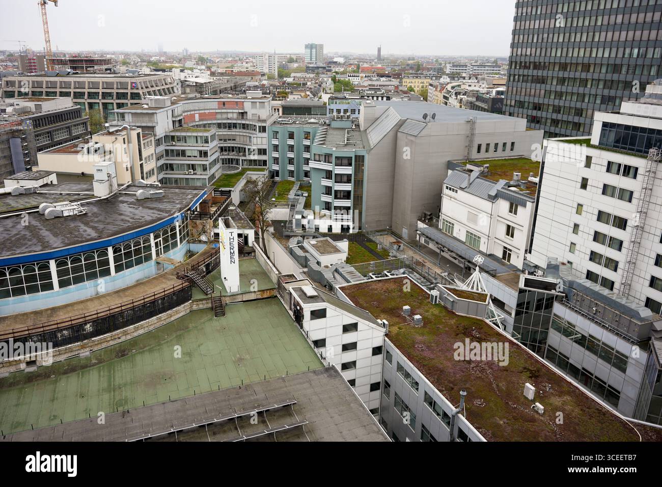 Paesaggio urbano moderno di Berlino, Germania, 18 aprile 2025 Foto Stock