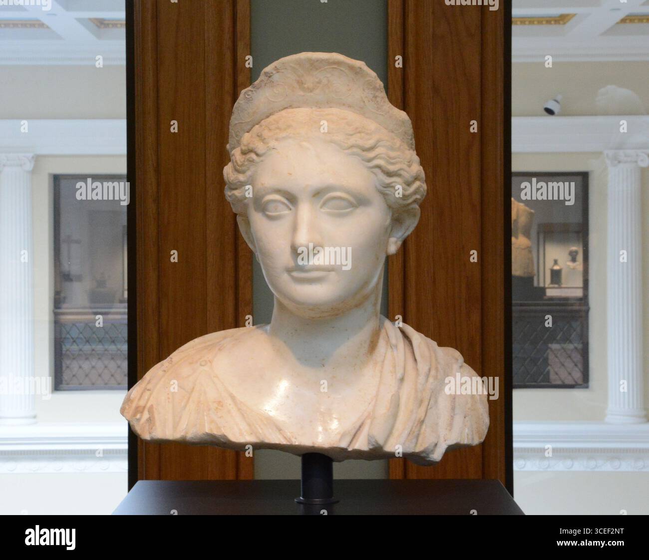 Antica arte romana: Busto di marmo di una donna, 130 d.C. Foto Stock