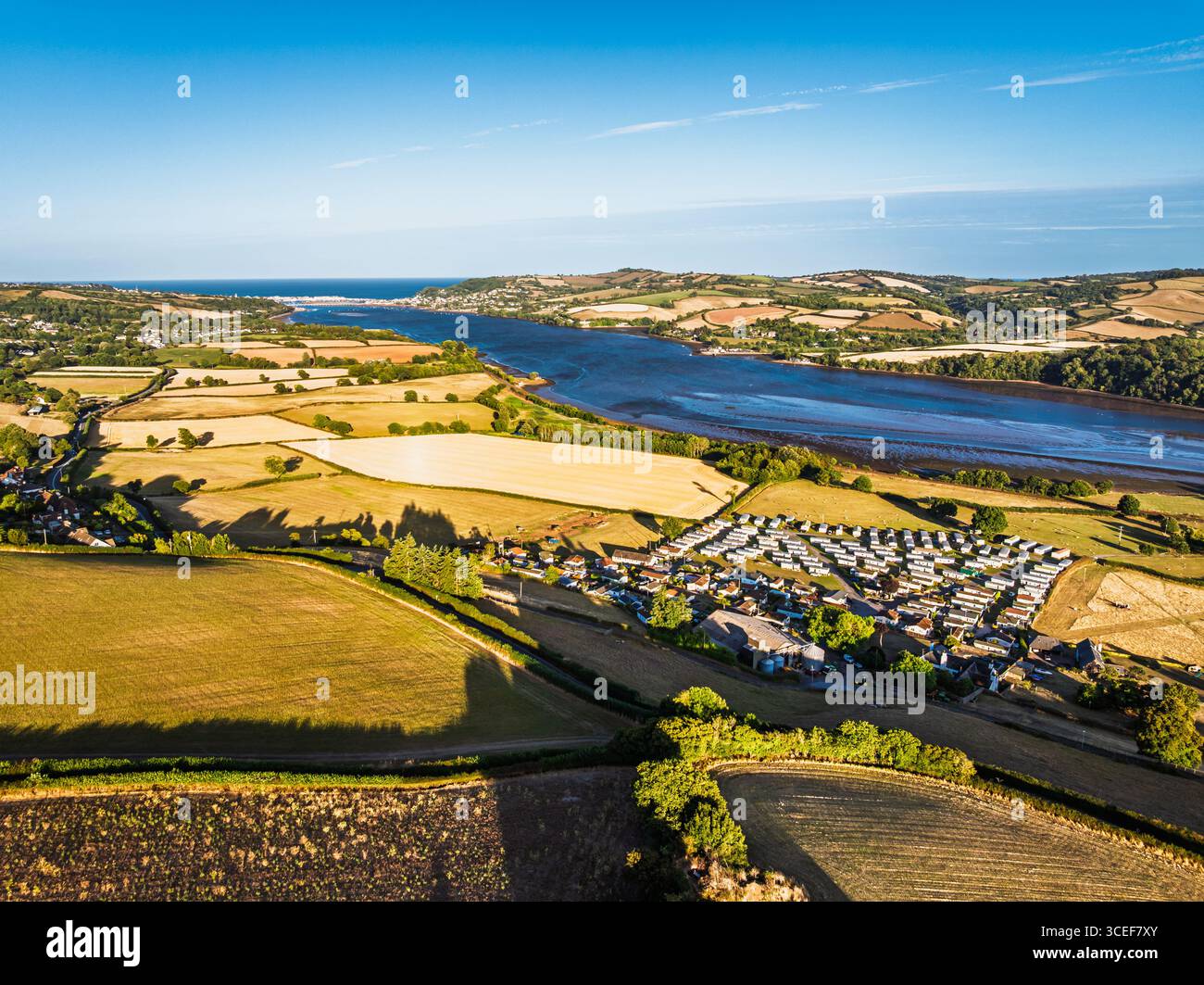 Fattorie e campi sul fiume Teign e Teignmouth Road dal drone, Newton Abbot, Devon, Inghilterra Foto Stock