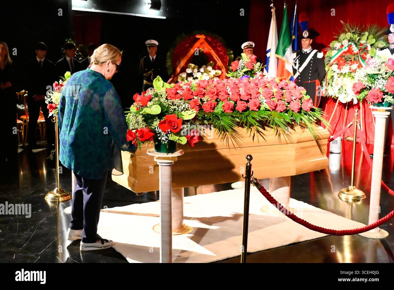 Roma, Italia. 18 agosto 2025. Roma, Pippo Baudo muore alla casa funeraria. Nella foto Katia Ricciarelli. Credito: Agenzia fotografica indipendente/Alamy Live News Foto Stock