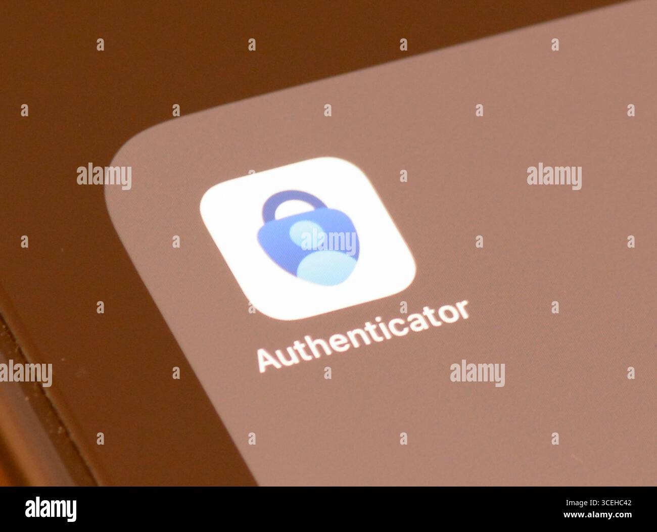 App Microsoft Authenticator sullo schermo di uno smartphone Foto Stock