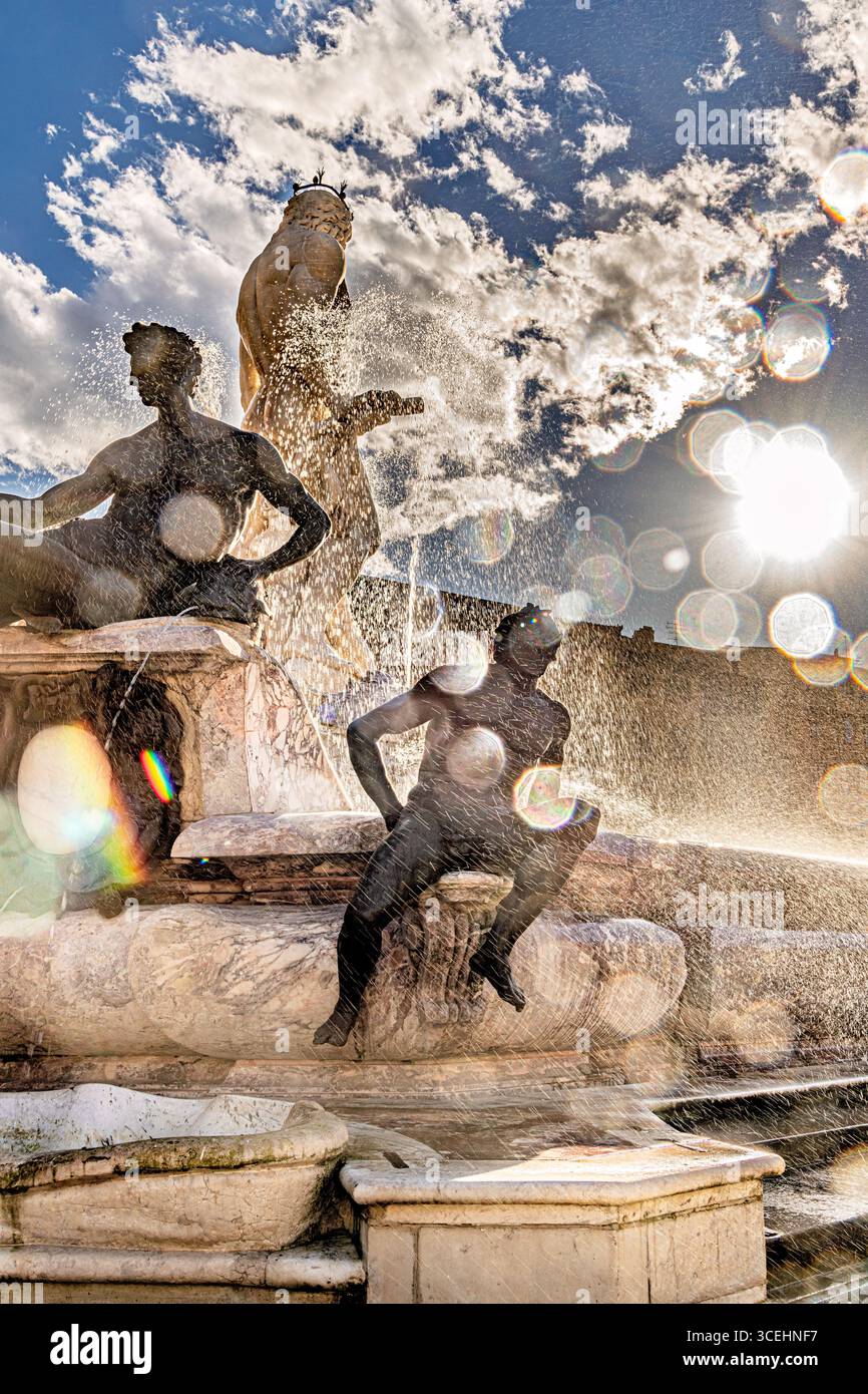 Fontana del Nettuno a Firenze, in Italia, si trova in Piazza della Signoria, di fronte a Palazzo Vecchio. Foto Stock