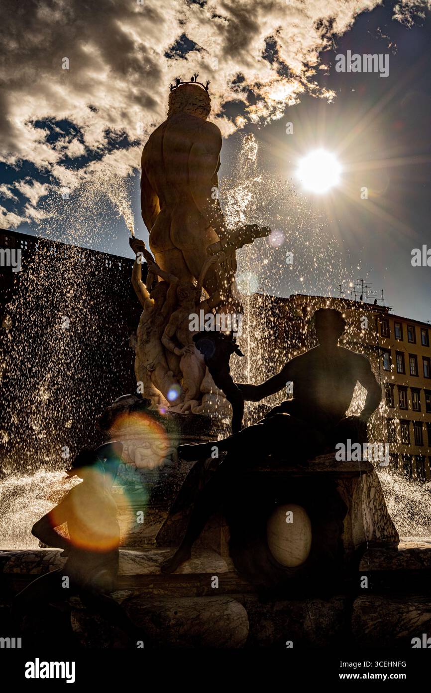Fontana del Nettuno a Firenze, in Italia, si trova in Piazza della Signoria, di fronte a Palazzo Vecchio. Foto Stock