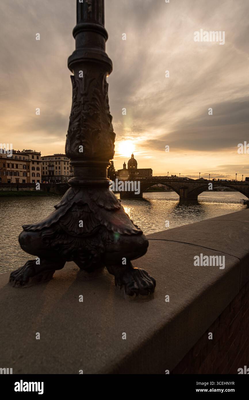 Vista sul fiume Arno, Firenze Foto Stock