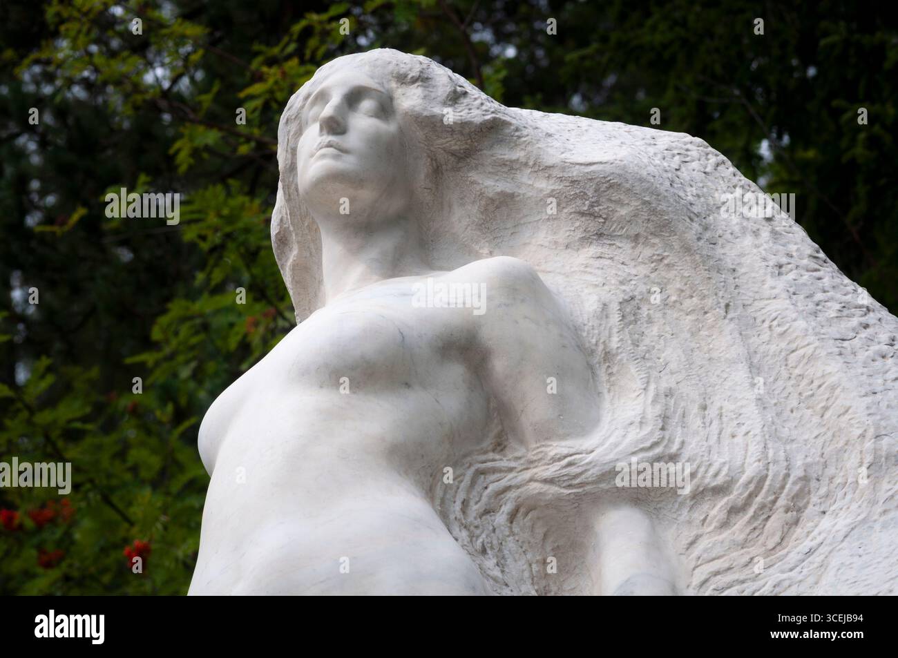 Svizzera, Engandina, St. Moritz, Museo Segantini, la bellezza liberata dalla materia A Segantini Statua di Leonardo Bistolfi Foto Stock