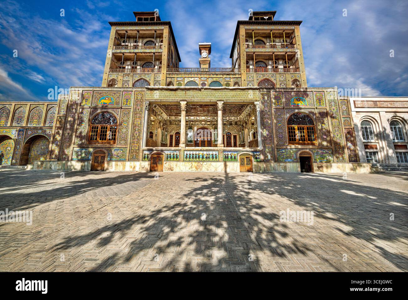 Palazzo del Golestan, sito dell'UNESCO a Teheran, Iran. Splendido arredamento persiano, perfetto per progetti culturali e storici. Foto Stock