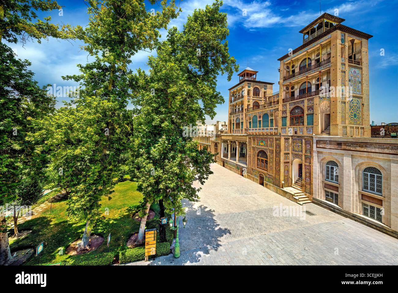 Palazzo del Golestan, sito dell'UNESCO a Teheran, Iran. Splendido arredamento persiano, perfetto per progetti culturali e storici. Foto Stock