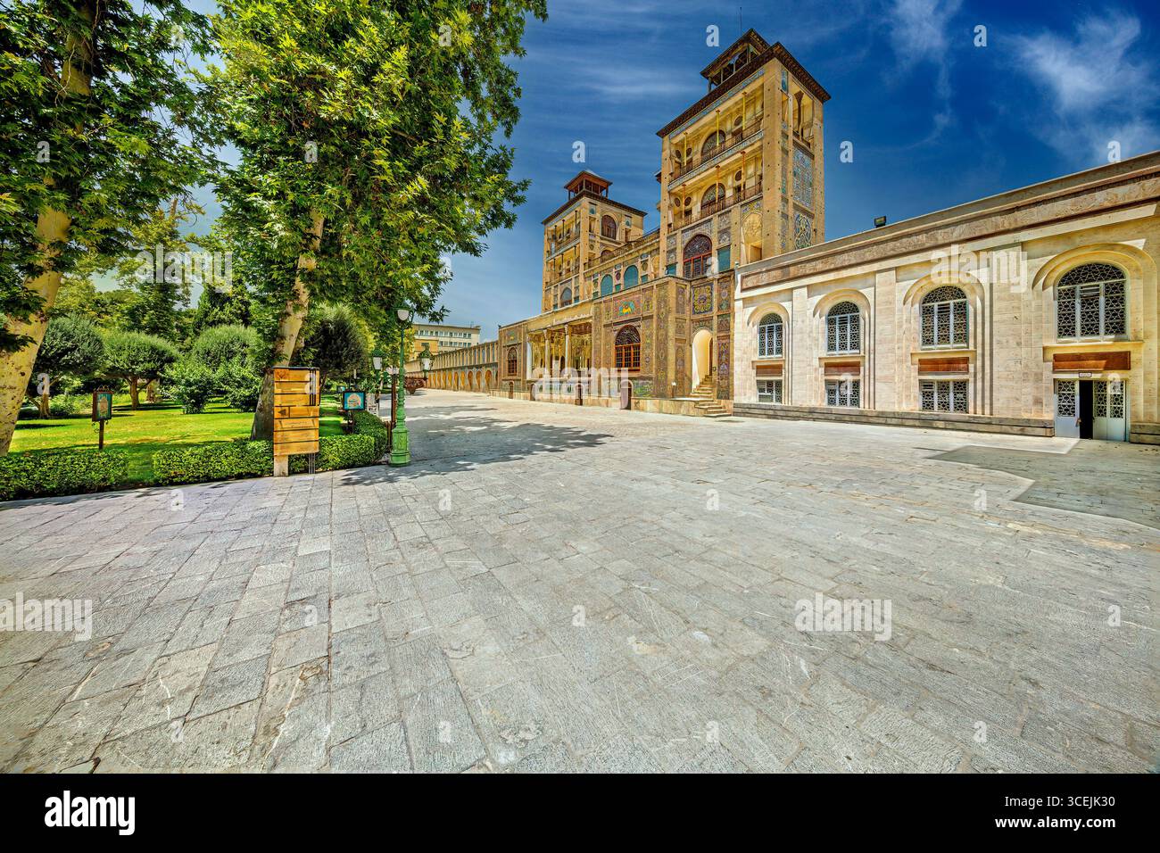 Palazzo del Golestan, sito dell'UNESCO a Teheran, Iran. Splendido arredamento persiano, perfetto per progetti culturali e storici. Foto Stock