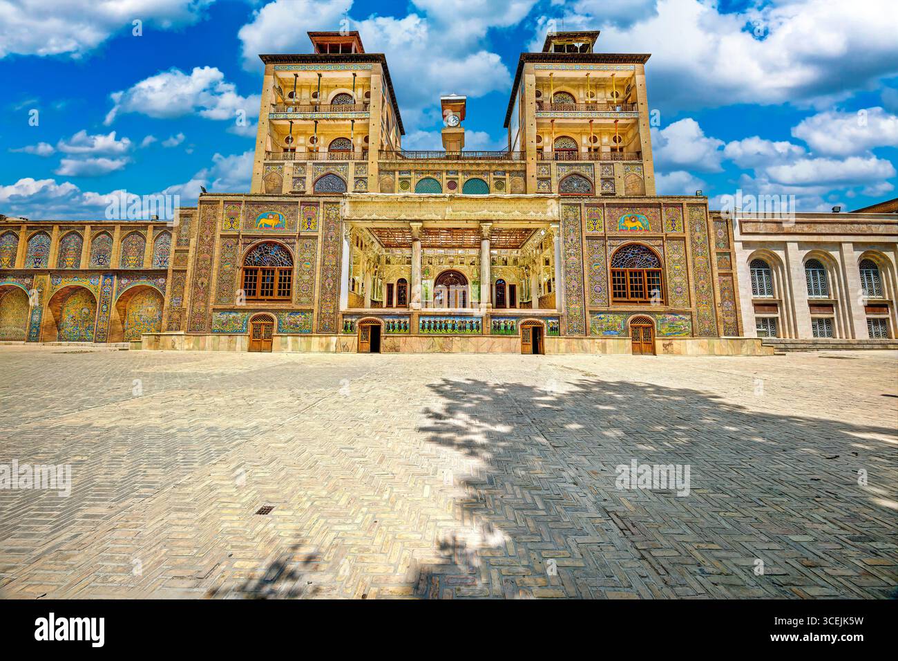 Palazzo del Golestan, sito dell'UNESCO a Teheran, Iran. Splendido arredamento persiano, perfetto per progetti culturali e storici. Foto Stock
