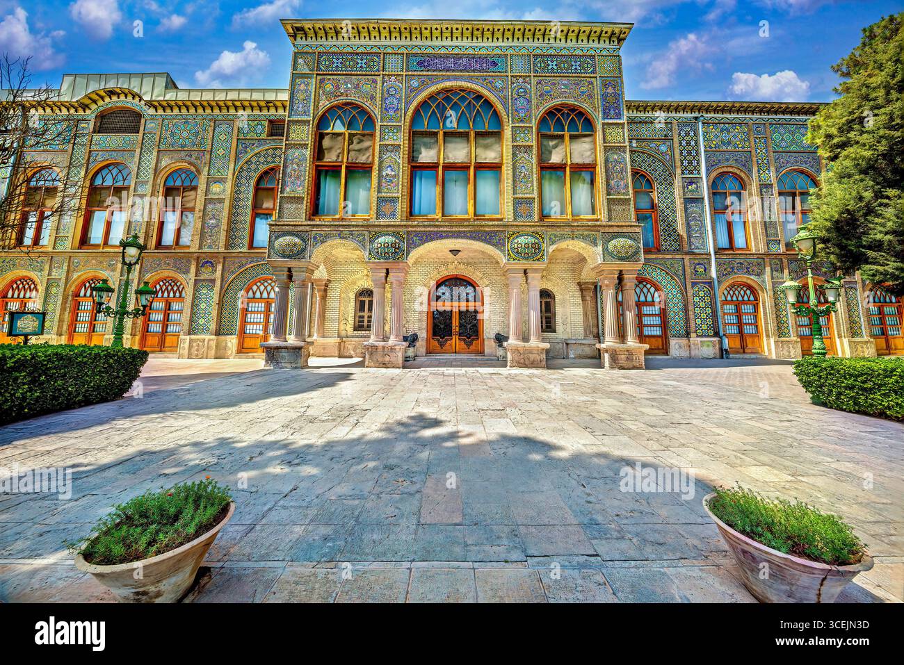 Palazzo del Golestan, sito dell'UNESCO a Teheran, Iran. Splendido arredamento persiano, perfetto per progetti culturali e storici. Foto Stock