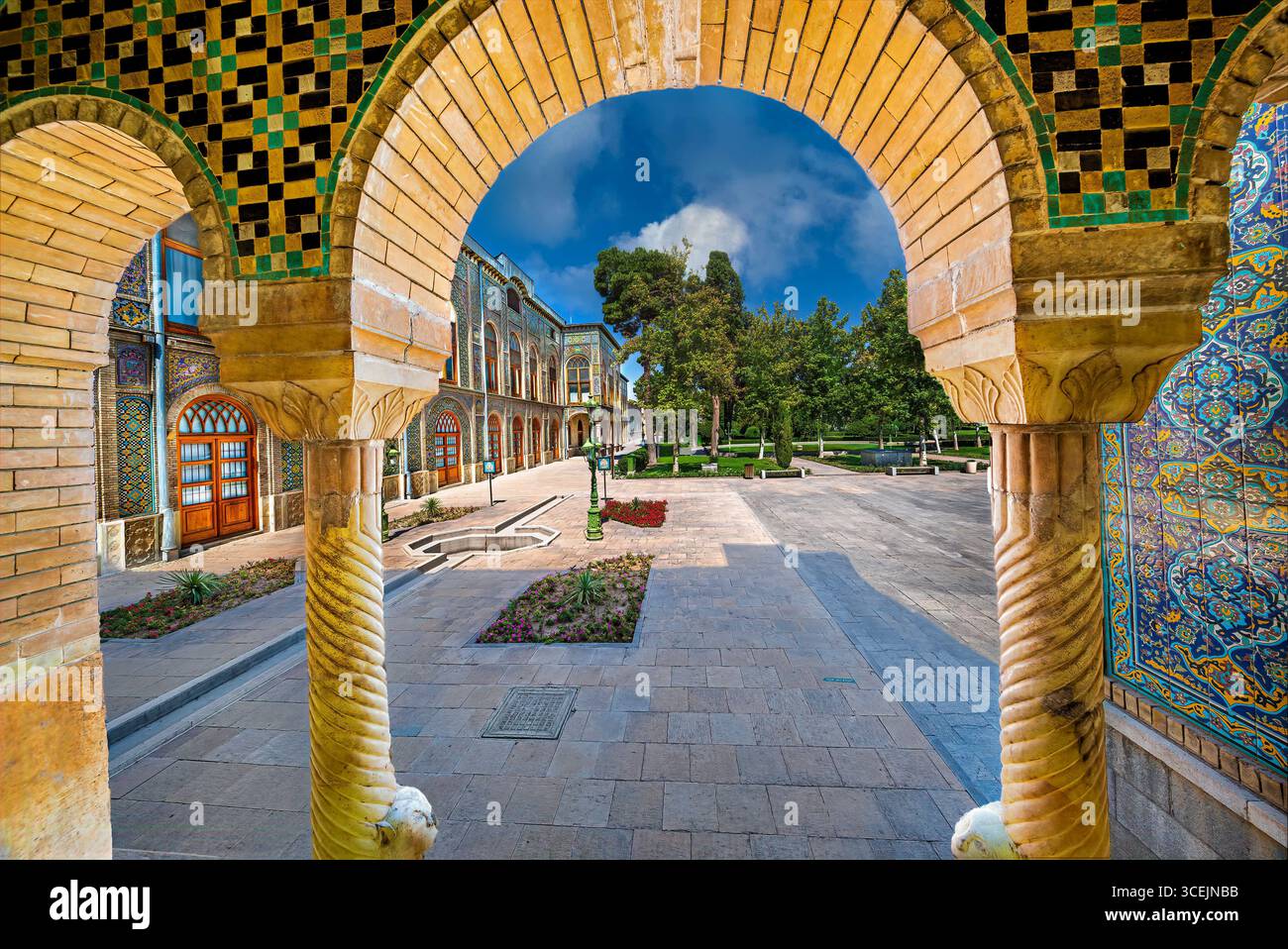 Palazzo del Golestan, sito dell'UNESCO a Teheran, Iran. Splendido arredamento persiano, perfetto per progetti culturali e storici. Foto Stock