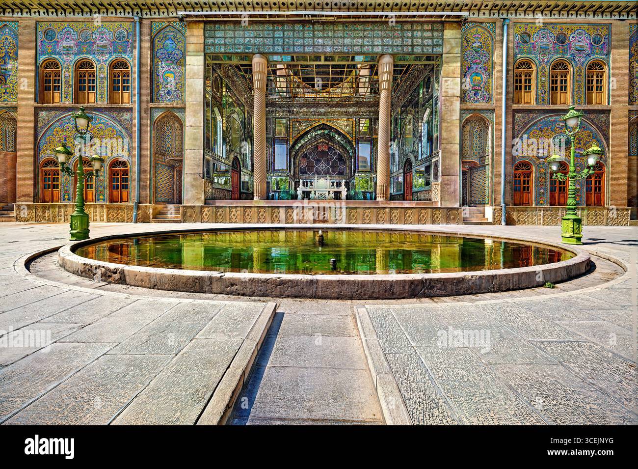 Palazzo del Golestan, sito dell'UNESCO a Teheran, Iran. Splendido arredamento persiano, perfetto per progetti culturali e storici. Foto Stock