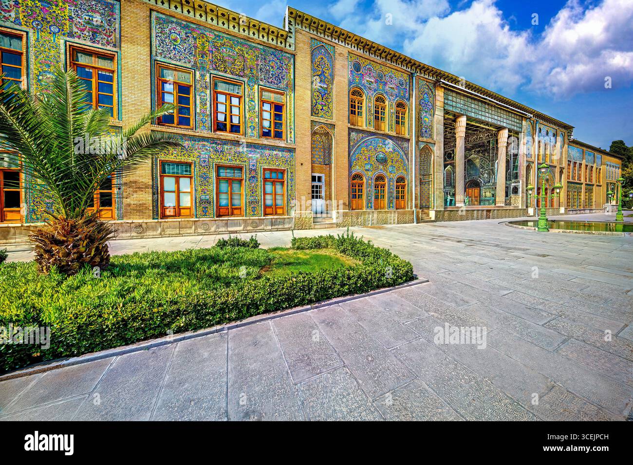 Palazzo del Golestan, sito dell'UNESCO a Teheran, Iran. Splendido arredamento persiano, perfetto per progetti culturali e storici. Foto Stock
