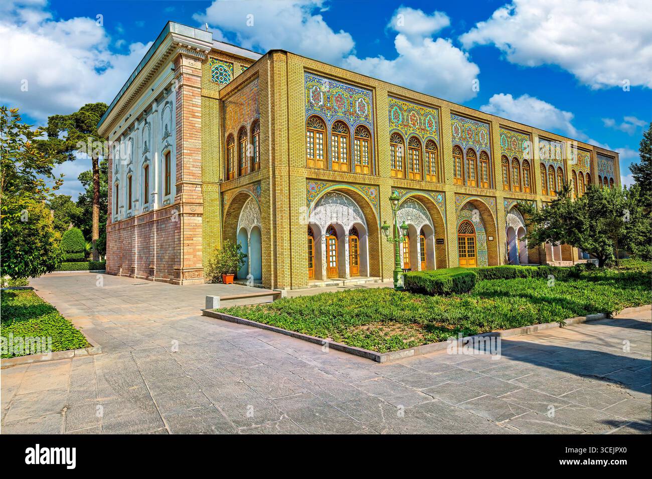 Palazzo del Golestan, sito dell'UNESCO a Teheran, Iran. Splendido arredamento persiano, perfetto per progetti culturali e storici. Foto Stock