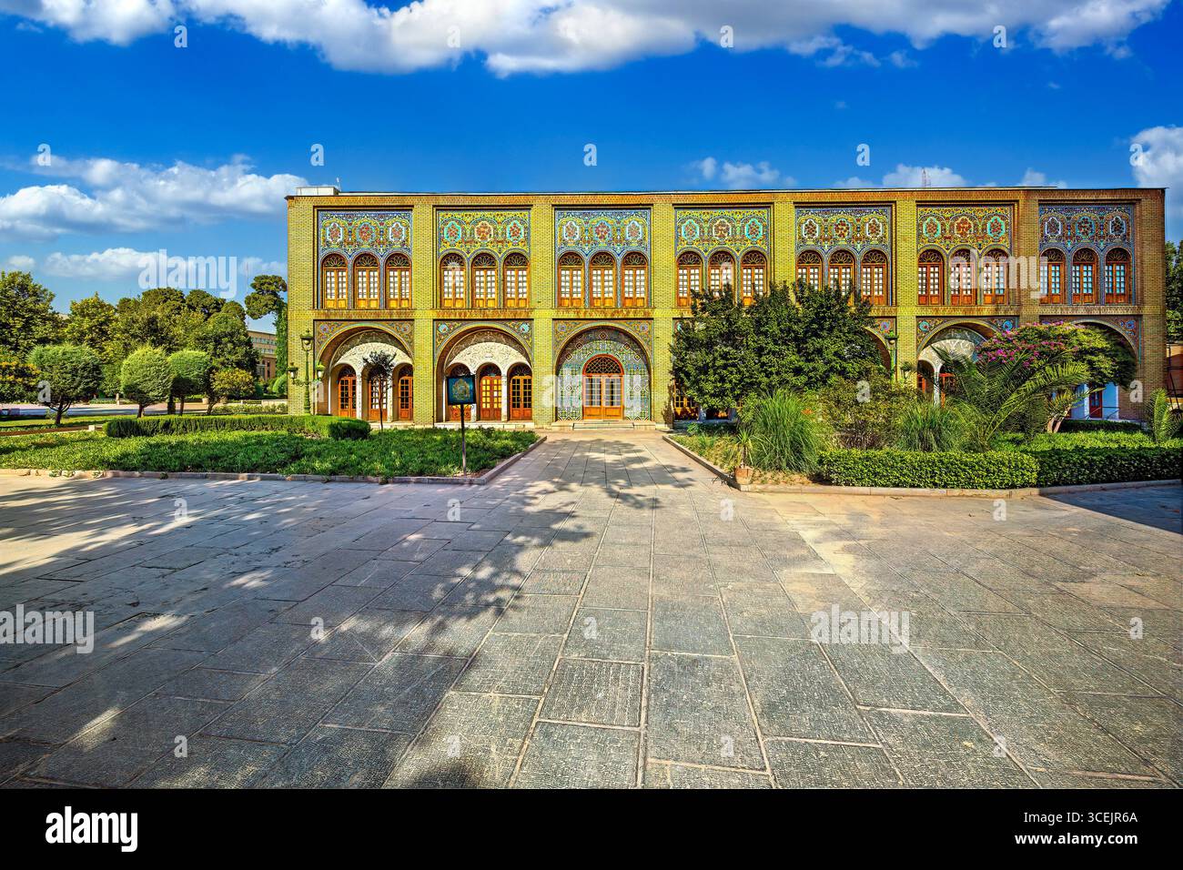 Palazzo del Golestan, sito dell'UNESCO a Teheran, Iran. Splendido arredamento persiano, perfetto per progetti culturali e storici. Foto Stock