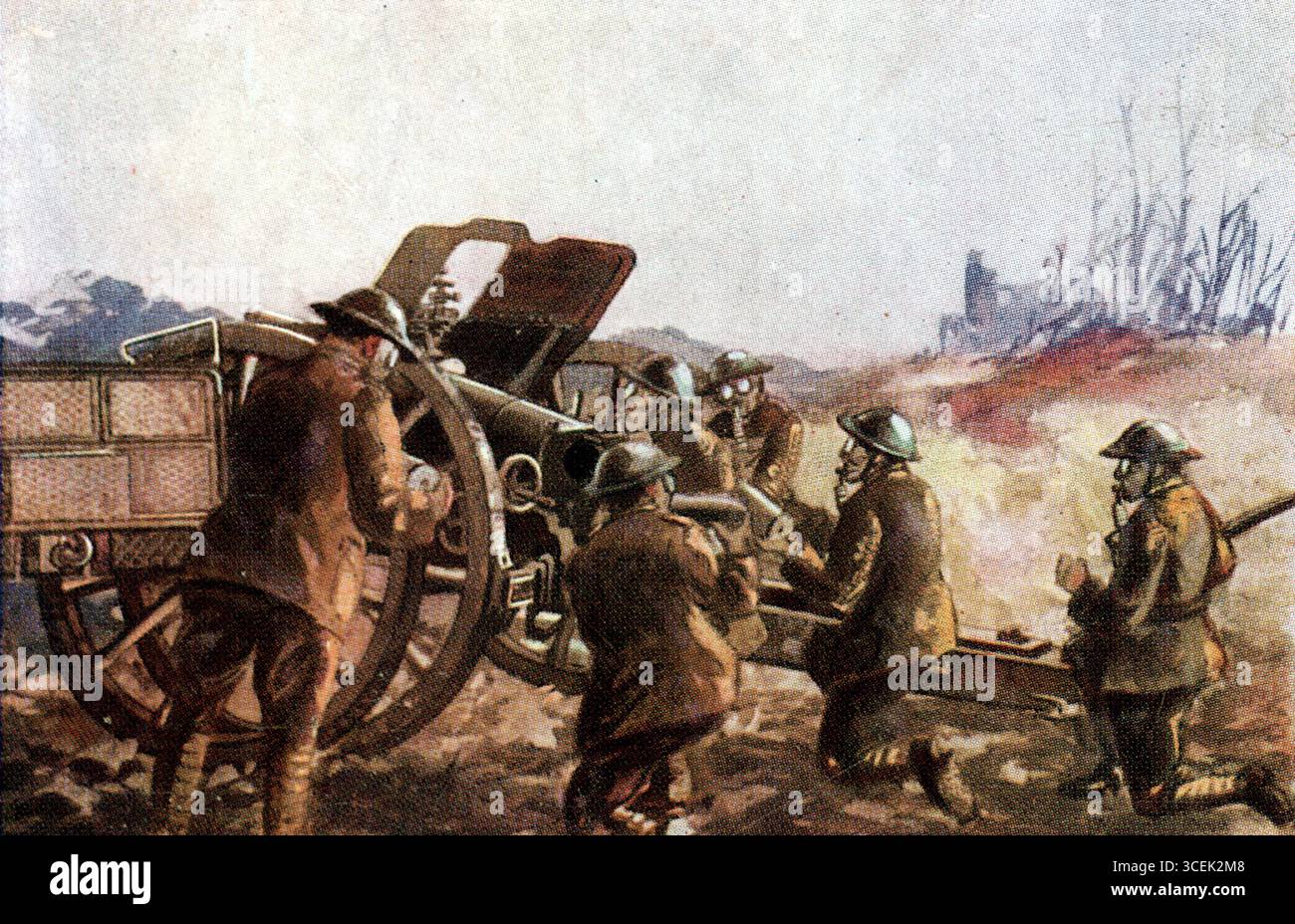 Questa carta da sigaretta Artillery in Action del 1928, emessa da John Player & Sons of Nottingham, ritrae un gruppo di soldati con elmetto che gestiscono una grande artiglieria a ruote in un desolato campo di battaglia. Il cannone è posizionato su terreni accidentati, circondato da alberi aridi e da una struttura danneggiata, segnali visivi di distruzione in tempo di guerra. I soldati, rivestiti di uniformi britanniche all'inizio del XX secolo, sono attivamente impegnati nella preparazione o nel fuoco dell'arma. L'immagine cattura la tensione e il coordinamento del lavoro di artiglieria in prima linea durante la prima guerra mondiale Foto Stock