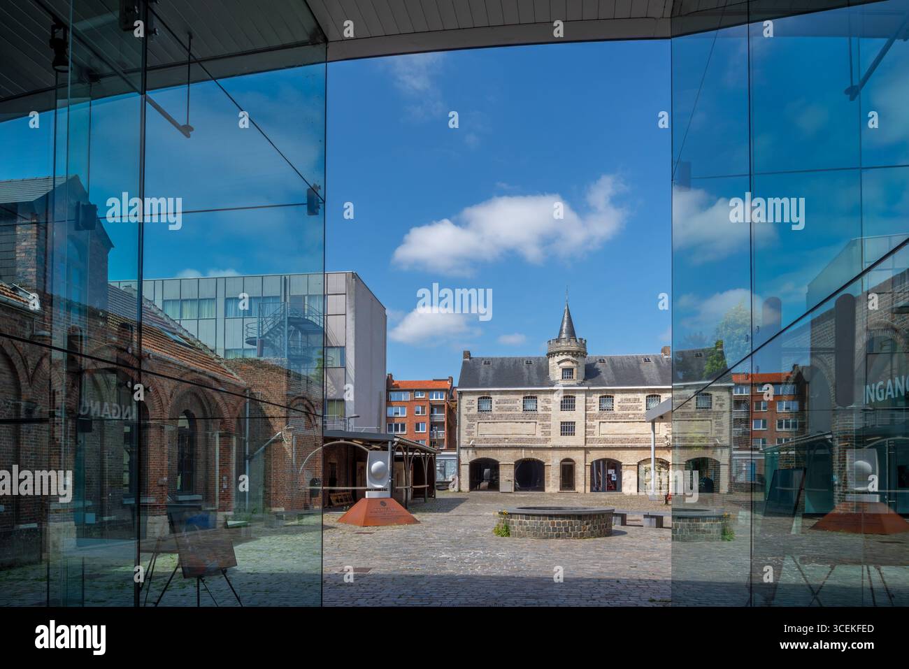 Museo Het Toreke, ex prigione del XIX secolo al Grote Markt nella città di Tienen / Tirlemont, Brabante fiammingo, Belgio Foto Stock