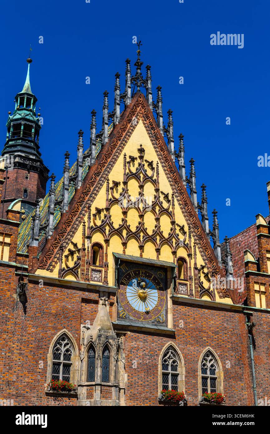 Dettagli esterni del vecchio municipio di Breslavia nella Piazza del mercato della città Vecchia, Breslavia, Polonia Foto Stock