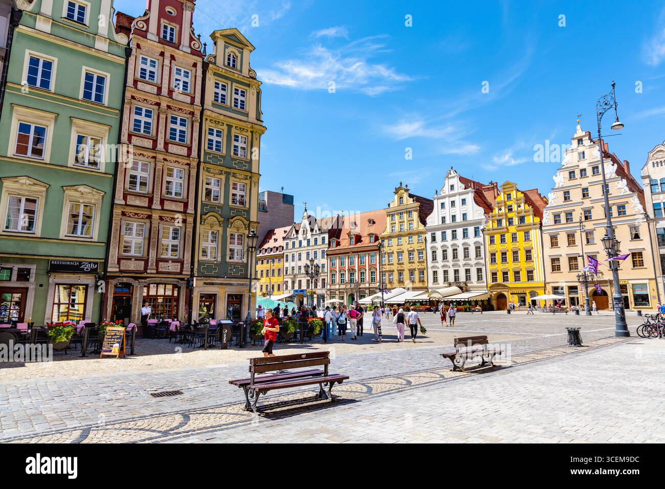 Il colorato edificio storico in stile barocco ospita Rynek-Ratusz 7-9 nella parte settentrionale della Piazza del mercato, la città vecchia, Breslavia, Slesia, Polonia Foto Stock