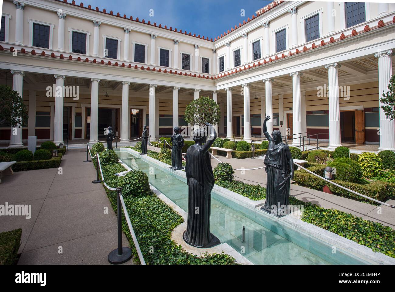 Il museo Getty Villa è una villa del i secolo con manufatti greci e romani a Los Angeles, CA, Stati Uniti Foto Stock