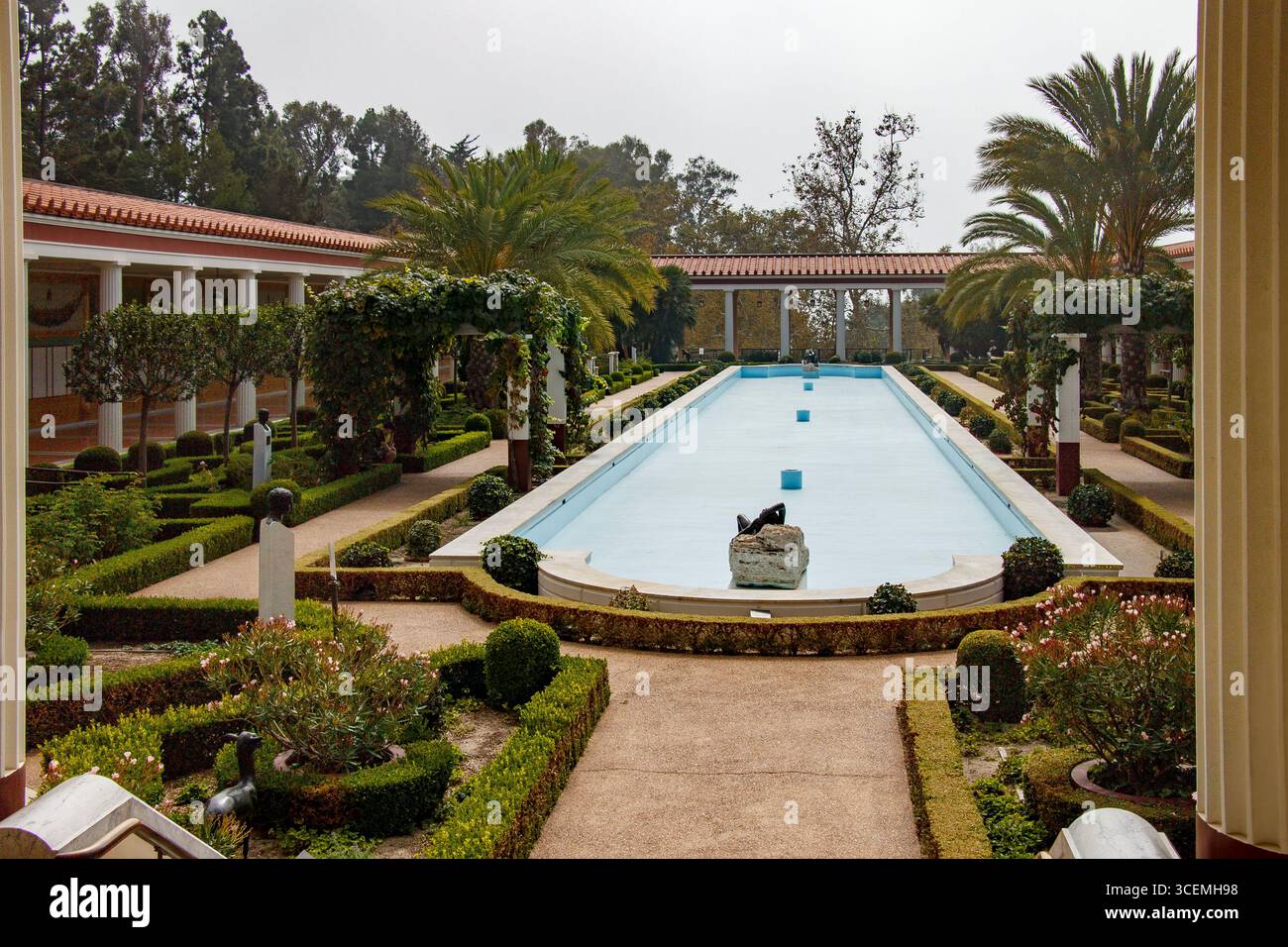 Il museo Getty Villa è una villa del i secolo con manufatti greci e romani a Los Angeles, CA, Stati Uniti Foto Stock