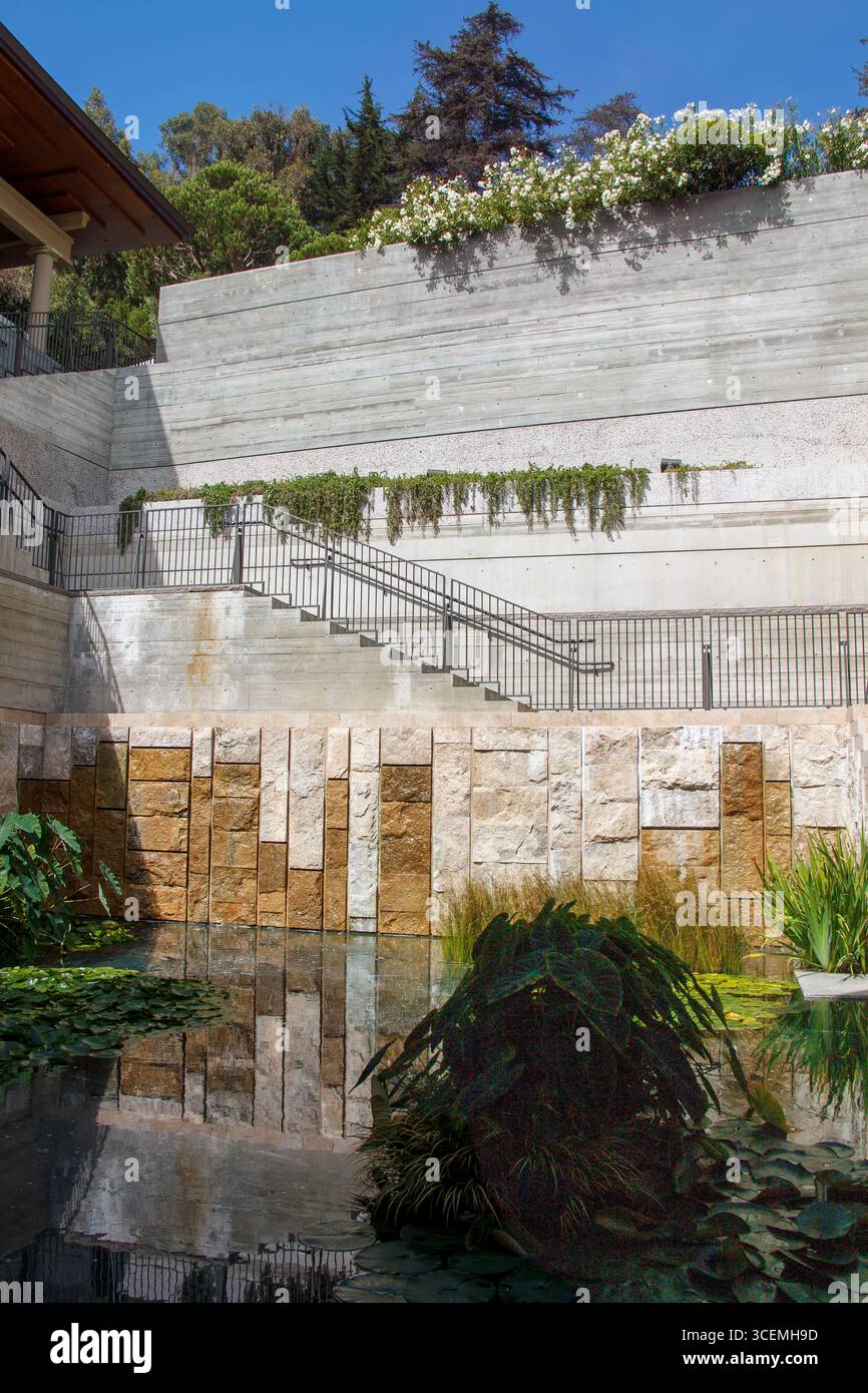 Il museo Getty Villa è una villa del i secolo con manufatti greci e romani a Los Angeles, CA, Stati Uniti Foto Stock