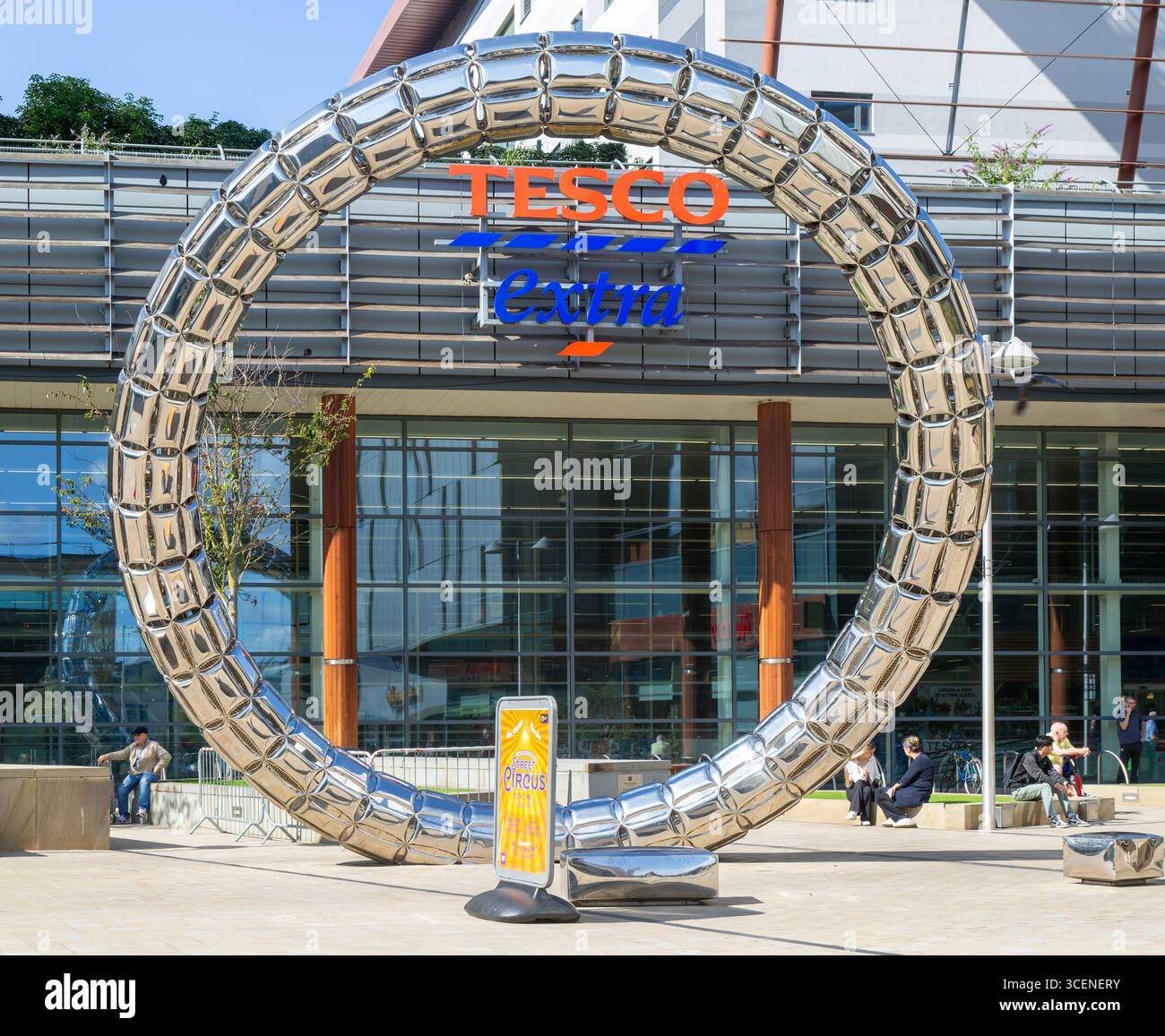 Superstore Tesco Extra, centro commerciale Trinity Square, Gateshead, Tyne and Wear, Inghilterra, Regno Unito Foto Stock