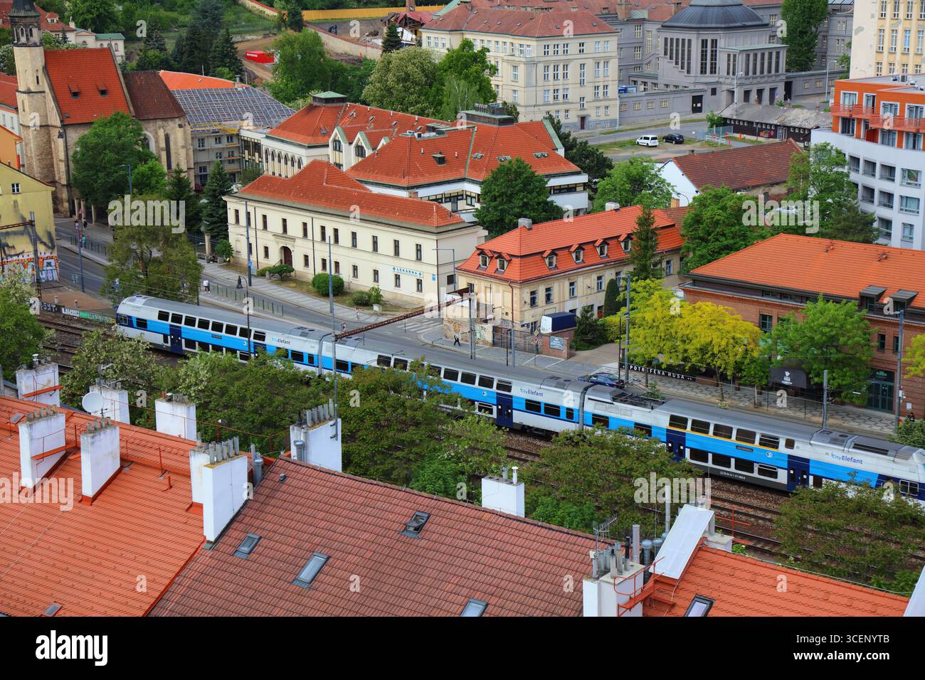 PRAGA, REPUBBLICA CECA - 5 MAGGIO 2024: Treno passeggeri pendolare Ceske Drahy CD a Praga, Repubblica Ceca. Ceske Drahy è il principale operaio ferroviario nazionale Foto Stock