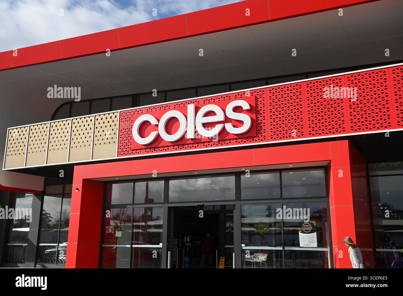 Coles Supermarket Building esterno a Mount Gambier, nell'Australia meridionale Foto Stock Coles Supermarket Building esterno a Mount Gambier, nell'Australia meridionale Foto Stock