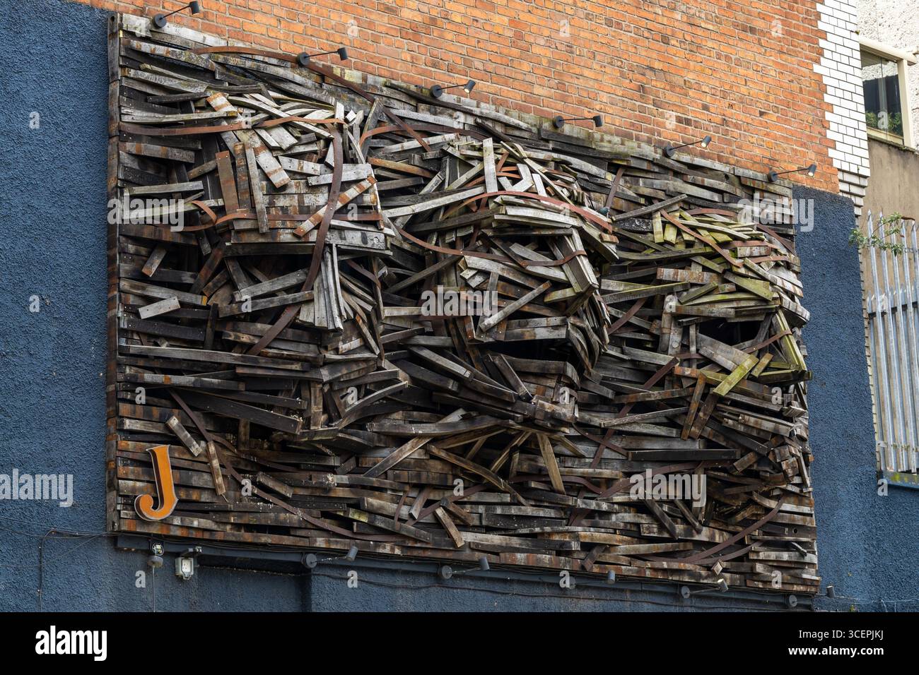 Immagine 3D fatta di parti in legno nella città di Belfast Foto Stock