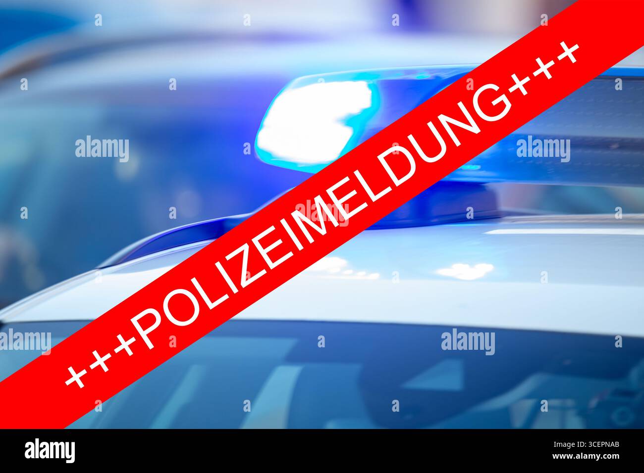 Immagine con testo POLIZEIMELDUNG davanti a un veicolo di emergenza della polizia Foto Stock Immagine con testo POLIZEIMELDUNG davanti a un veicolo di emergenza della polizia Foto Stock
