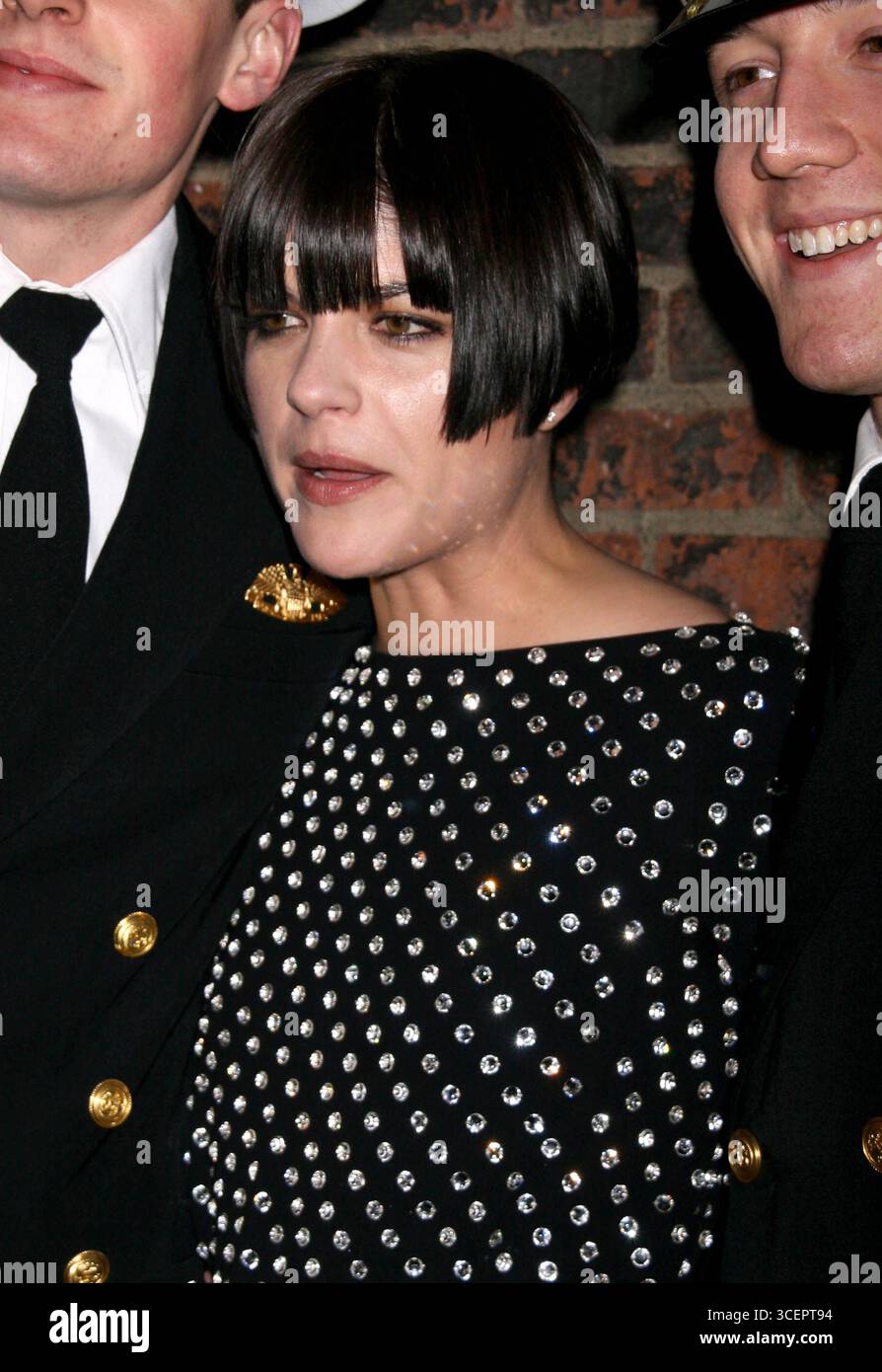 Selma Blair alla fiera Marc Jacobs Autunno 2008 tenutasi durante la Mercedes-Benz Fashion Week presso la tenda di Bryant Park, New York City - 8 febbraio 2008 Foto Stock