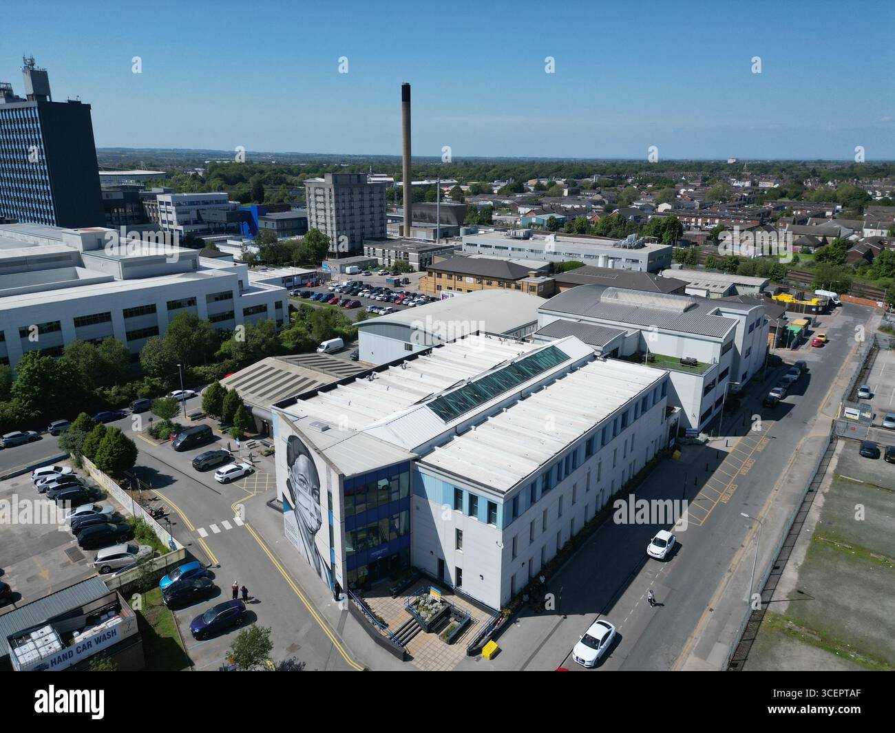 Vista aerea dell'ospedale Hull Royal Infirmary Eye e del reparto ambulatoriale di oftalmologia Hull University Teaching Hospitals NHS Trust, Hull Foto Stock