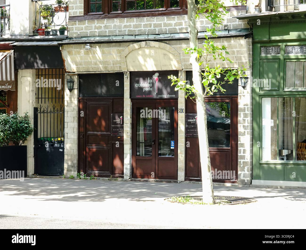 Ingresso alla scuola di cucina la Cuisine Paris, situata nel 4° arrondissement nel Marais, Parigi, Francia. Foto Stock