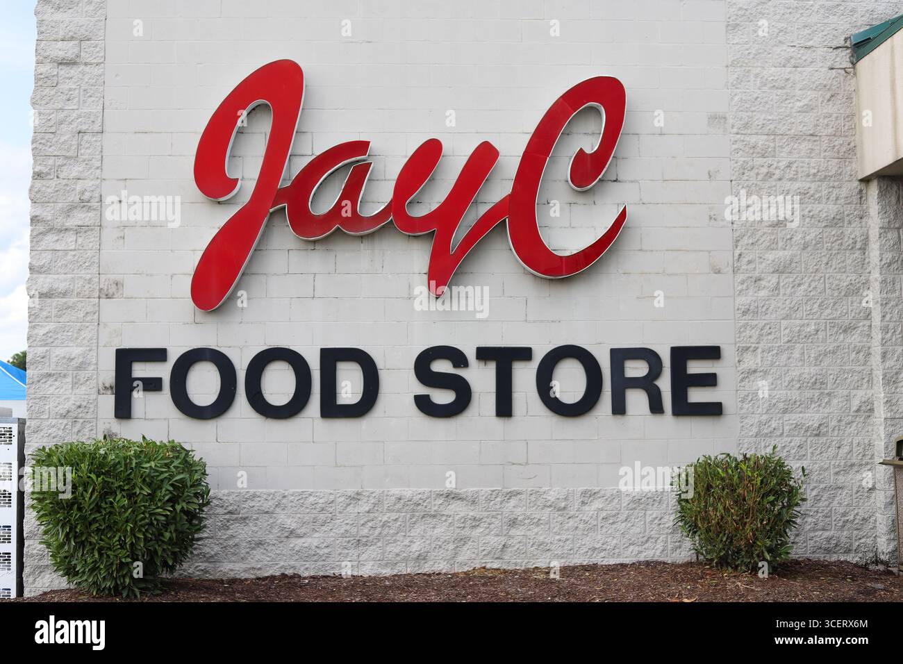 Louisville, Kentucky/ USA-5 settembre 2021: La facciata del negozio di alimentari JayC Foto Stock