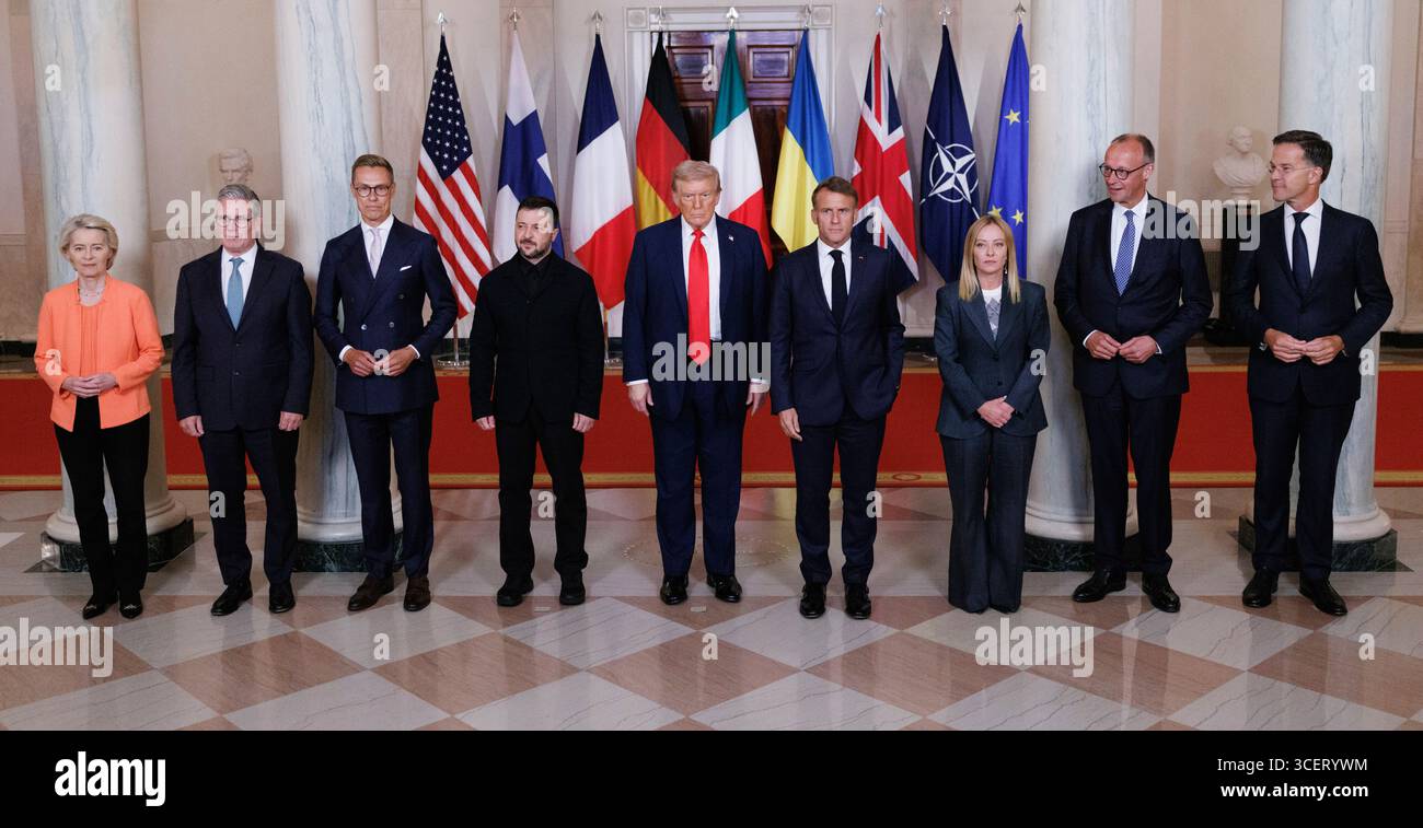 WASHINGTON DC, USA - 18 agosto 2025 - il primo ministro britannico Keir Starmer incontra il presidente ucraino, Volodymyr Zelenskyy, il primo ministro italiano Giorgia Foto Stock