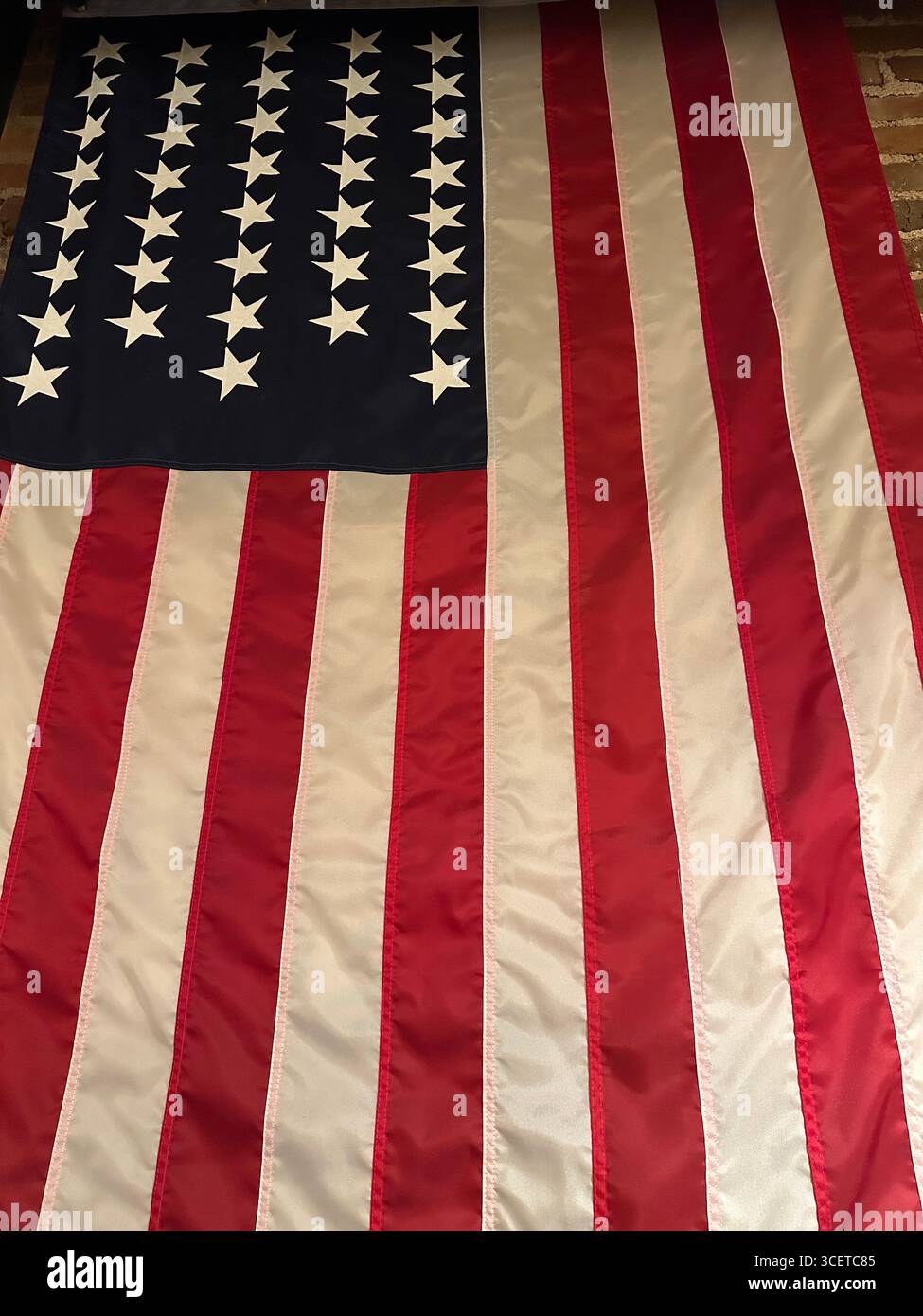 38 stelle United States Flag, la bandiera ufficiale degli Stati Uniti dal 1877 al 1890. - Immagine stock catturata con smartphone