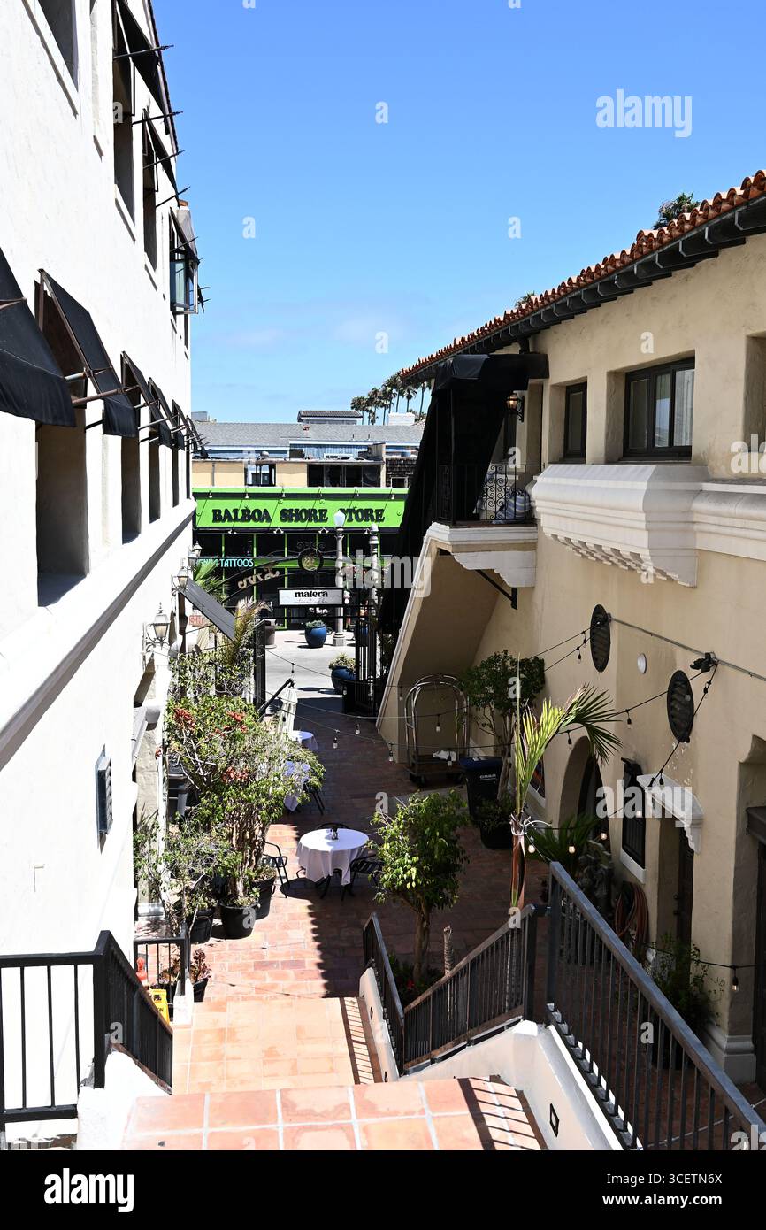 NEWPORT BEACH, CALIFORNIA - 1 agosto 2025: Ristorante italiano Matera al Balboa Inn. Foto Stock