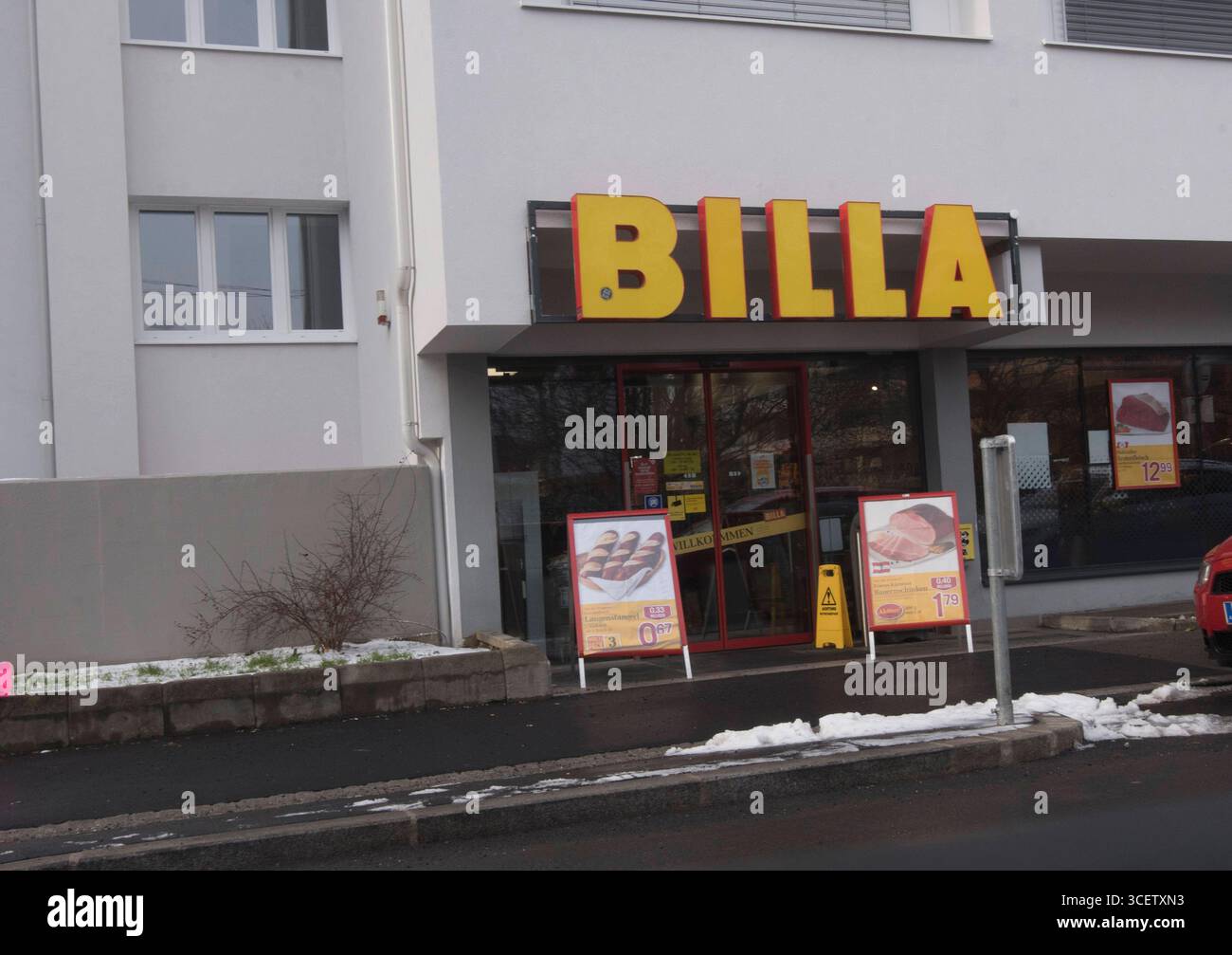 billa è un commerciante di generi alimentari in economia con scambi di beni billa è un commerciante di generi alimentari in economia Foto Stock