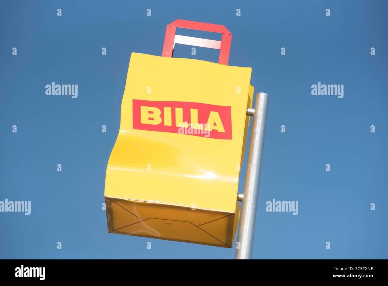 billa è un commerciante di generi alimentari in economia con scambi di beni billa è un commerciante di generi alimentari in economia Foto Stock