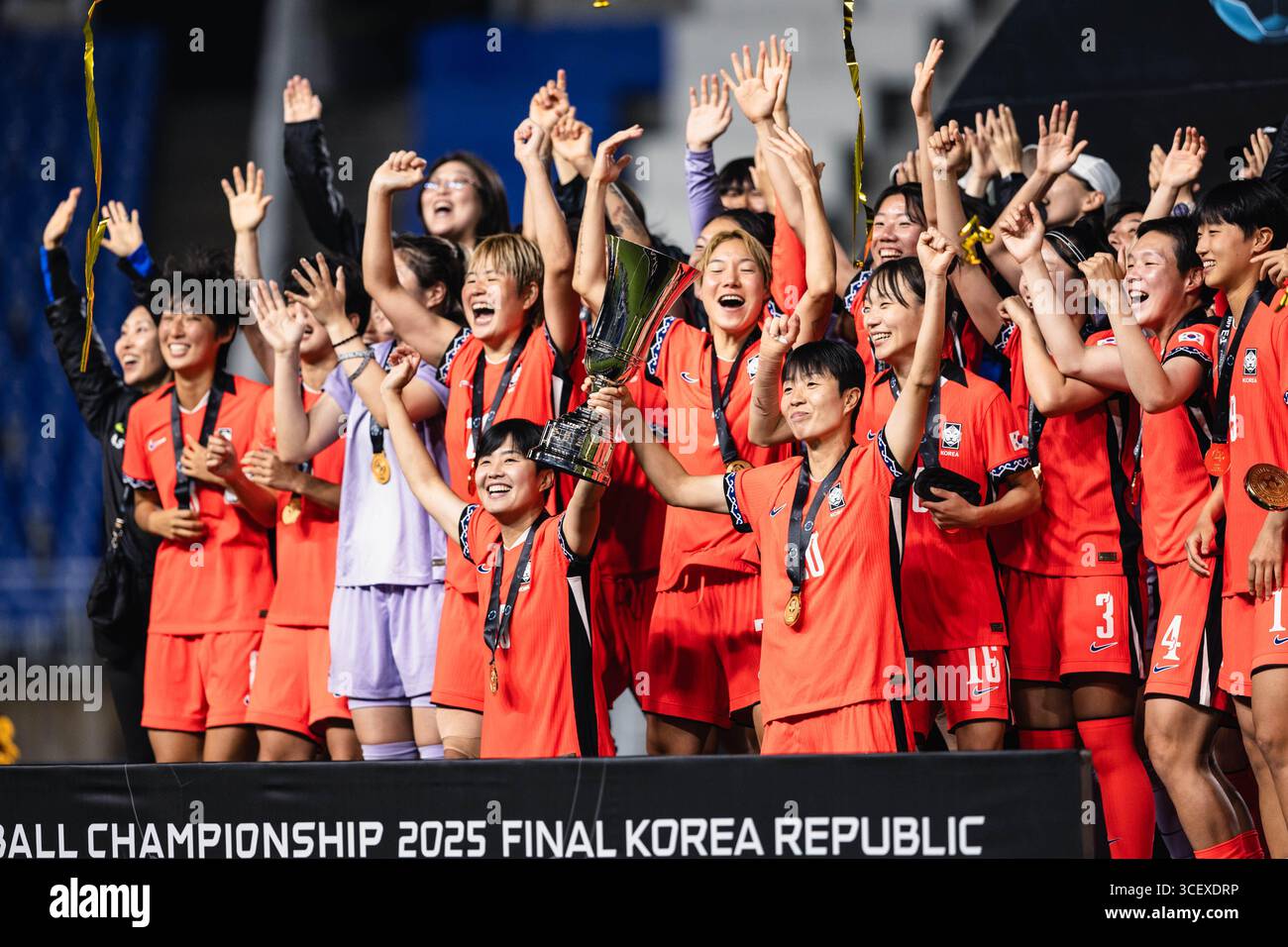 SUWON, Corea del Sud - 16 LUGLIO: Durante l'EAFF e-1 Football Championship - Corea del Sud vs Taipei cinese al Suwon World Cup Stadium il 16 luglio 2025 Foto Stock